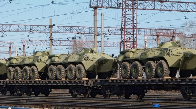 Nga được cho là đưa thêm khí tài tới Crimea.