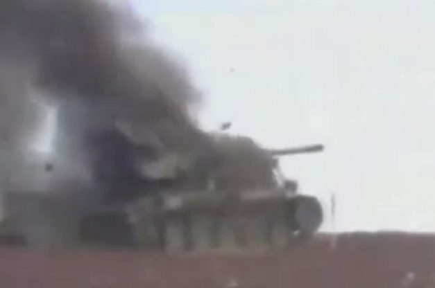 Video xe tăng Pháp bị phá hủy dưới làn đạn Krasnopol của Nga