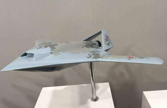 Mô hình chiếc UAV mới đang được Nga phát triển.