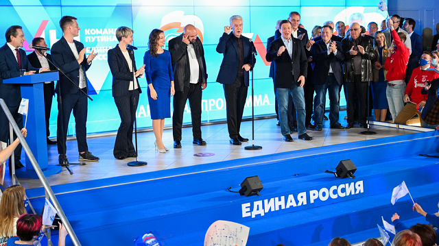 Đảng Nước Nga Thống nhất của ông Putin mừng chiến thắng.