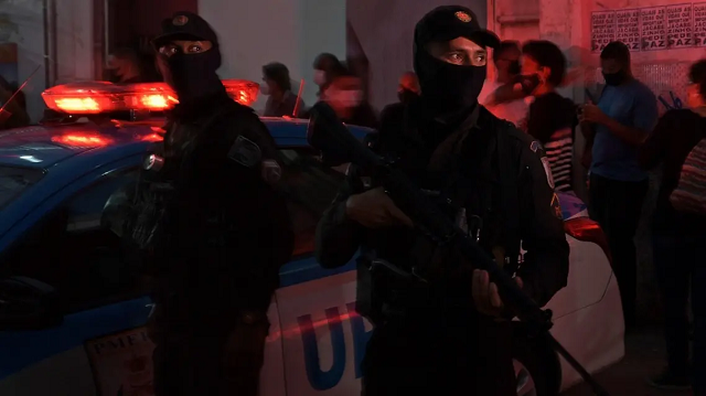 Cảnh sát Brazil tiêu diệt 25 nghi phạm cướp ngân hàng.
