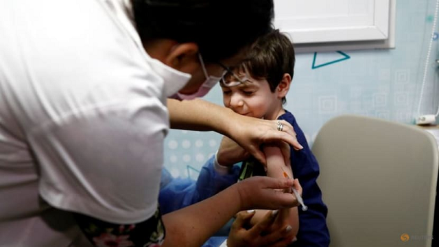 Tiêm vắc xin Covid-19 cho trẻ em.