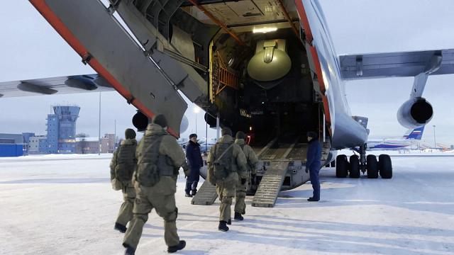 Lực lượng Nga tới Kazakhstan.
