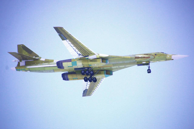 Nga thử máy bay ném bom Tu-160M mang tên lửa chiến lược.