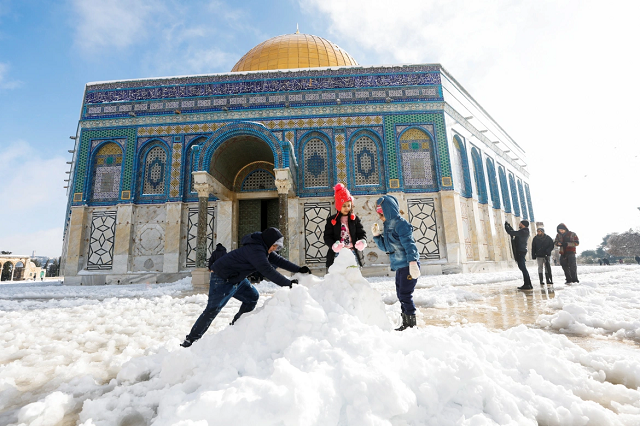 Nhiều người trải nghiệm với tuyết tại Jerusalem.