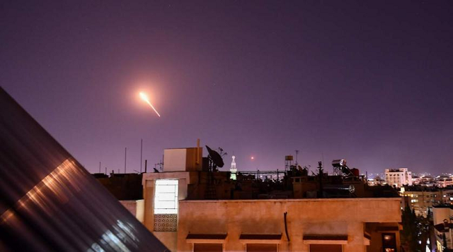 Israel được cho là tấn công Syria bằng tên lửa.