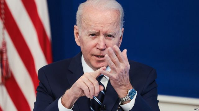 Tổng thống Joe Biden có 2 lựa chọn khi Nga tấn công Ukraine.