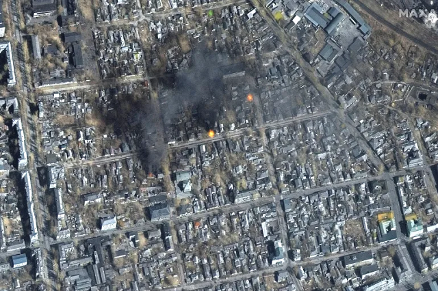 Hình ảnh vệ tinh cho thấy đám cháy gần phố Fontanna, phía đông Mariupol, Ukraine vào ngày 14 tháng 3.