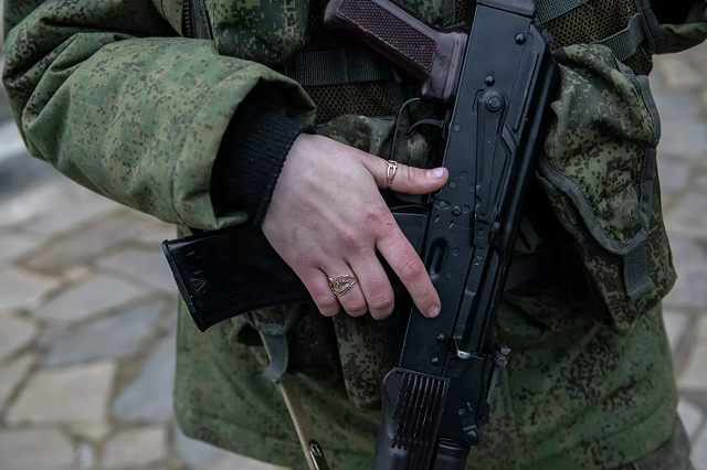Một quân nhân của Cộng hòa nhân dân Lugansk.