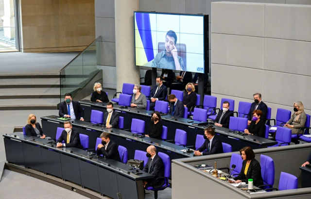 Tổng thống Ukraine Zelensky phát biểu trước các nhà chức trách Đức.