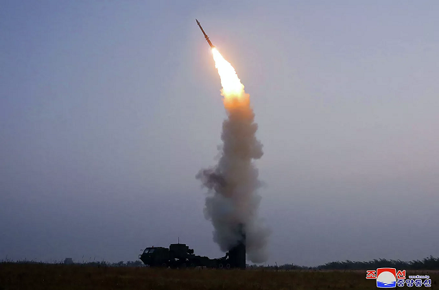 Một vụ phóng tên lửa của Triều Tiên vào 30/9/2021.