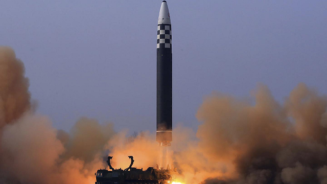 Vụ thử tên lửa đạn đạo xuyên lục địa Hwasong-17 ở Triều Tiên, ngày 24 tháng 3 năm 2022. 