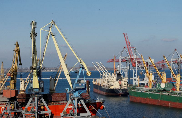 Tàu chở hàng cập cảng biển Đen của Odessa.