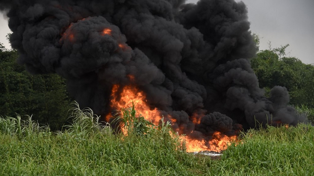 Vụ nổ kho lọc dầu làm hơn 100 người thiệt mạng.