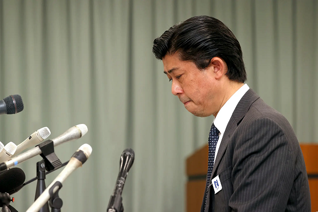 Cảnh sát trưởng tỉnh Nara Tomoaki Onizuka.