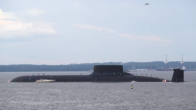 Tàu ngầm hạt nhân lớn nhất thế giới Dmitry Donskoy.