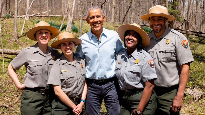 Cựu Tổng thống Mỹ Barack Obama (giữa).