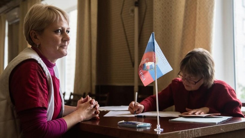 Bỏ phiếu trưng cầu dân ý ở Lugansk.