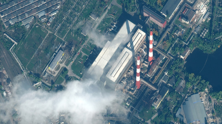 Hình ảnh vệ tinh cho thấy thiệt hại đối với một nhà máy điện ở Kiev.