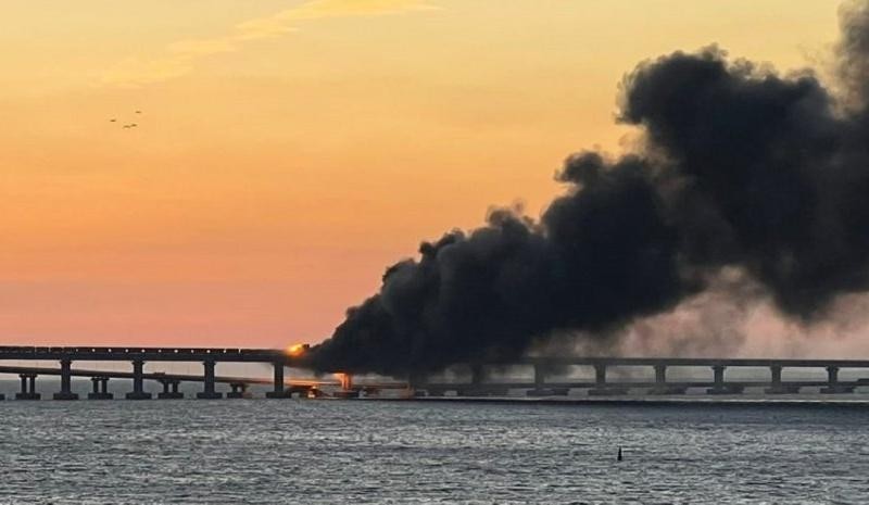 Vụ nổ trên cầu Crimea ngày 8/10.