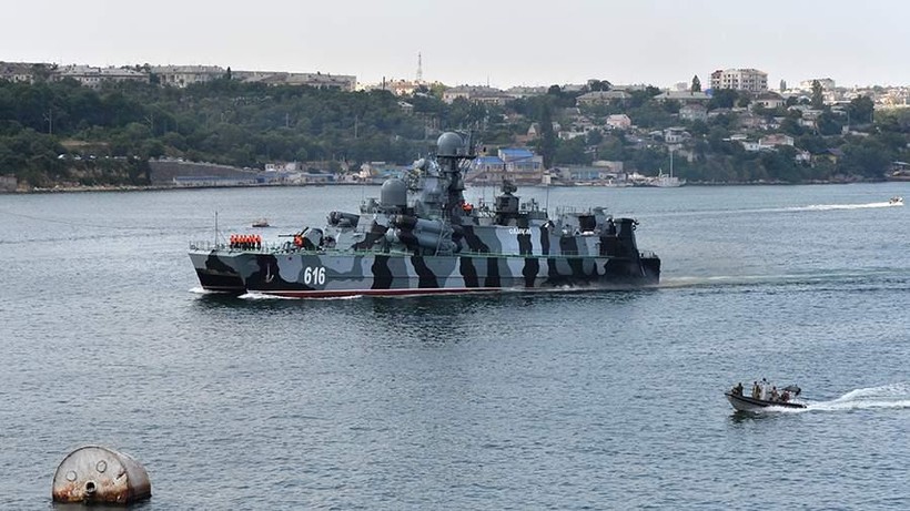 Tàu chiến Nga.