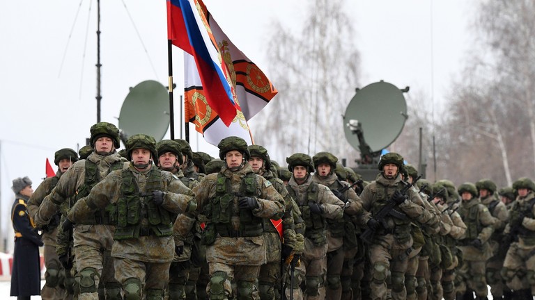 Quân nhân Nga diễu hành sau khi kết thúc cuộc tập trận của lực lượng gìn giữ hòa bình CSTO tại Cộng hòa Tatarstan. (Ảnh: Sputnik)