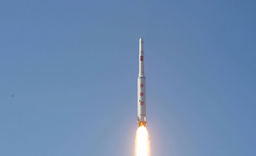 Một vụ phóng tên lửa của Triều Tiên (Ảnh:KCNA/Reuters)
