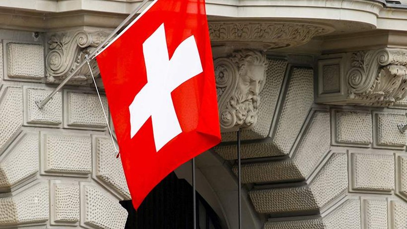Quốc kỳ Thụy Sĩ.