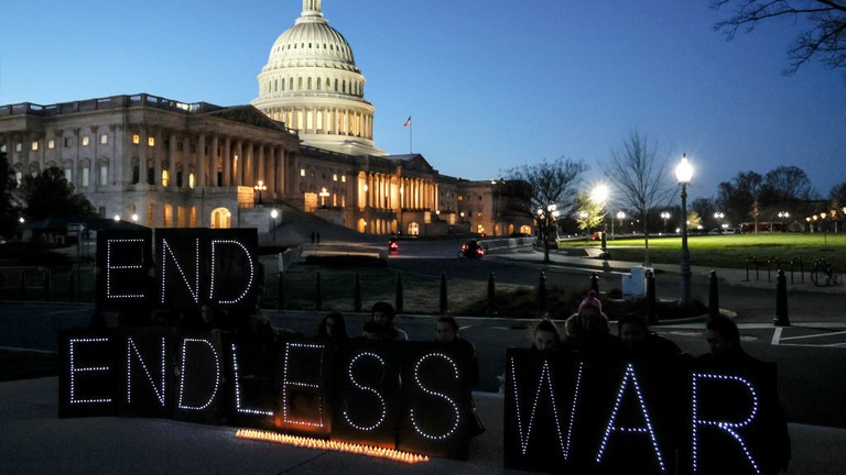 Các nhà hoạt động phản chiến tổ chức một cuộc biểu tình vào đầu tháng này tại Washington để kỷ niệm 20 năm ngày Mỹ xâm lược Iraq. (Ảnh: Getty Images)