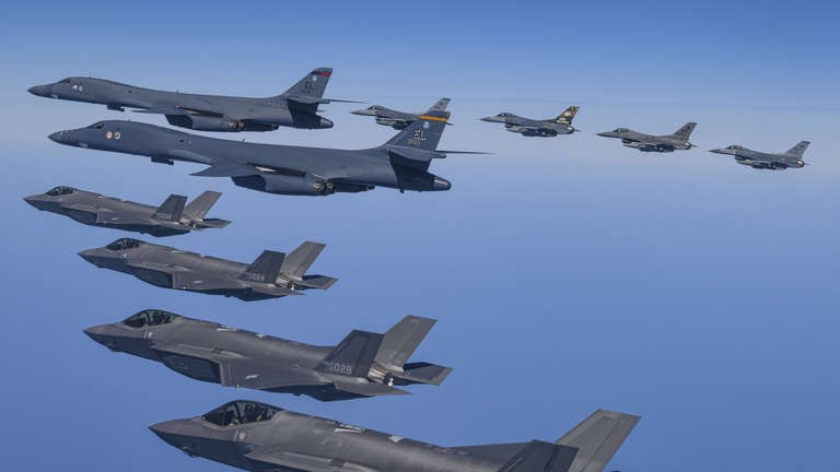 Các máy bay ném bom F-16, F-35 và B-1B của Mỹ và Hàn Quốc cũng có thể tham gia "Air Defender 2023". (Ảnh: Bộ Quốc phòng Hàn Quốc/ZUMA Wire/imago)