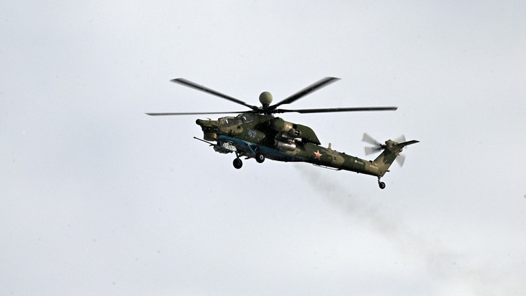 Trực thăng quân sự Mi-28 của Nga. (Sputnik/Sergey Pivovarov)