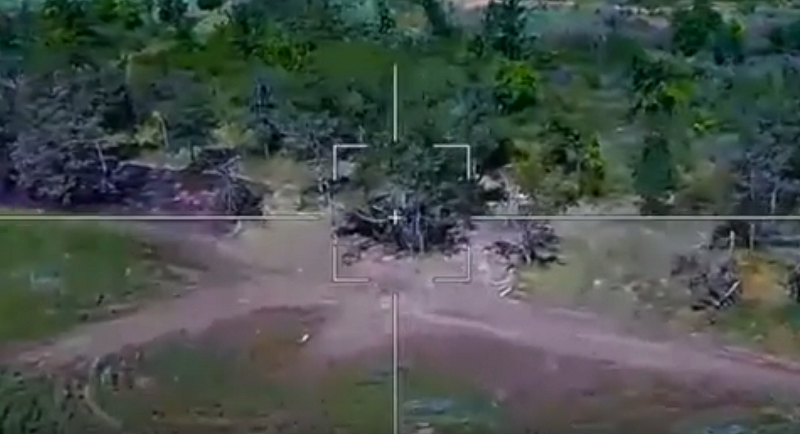 Clip UAV Lancet diệt xe tăng và trạm tác chiến điện tử
