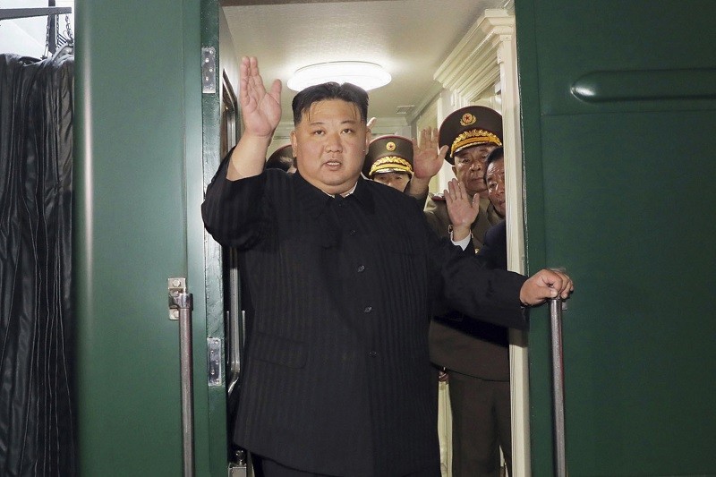Ông Kim Jong Un tới Nga.