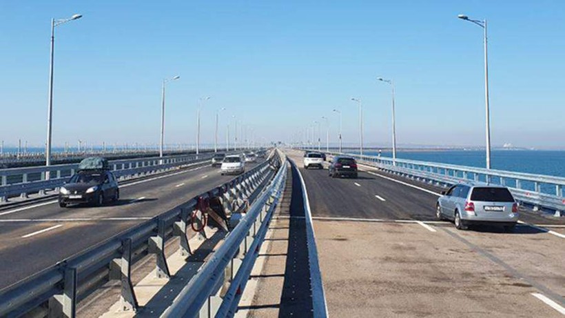 Cầu Crimea được thông xe hoàn toàn.