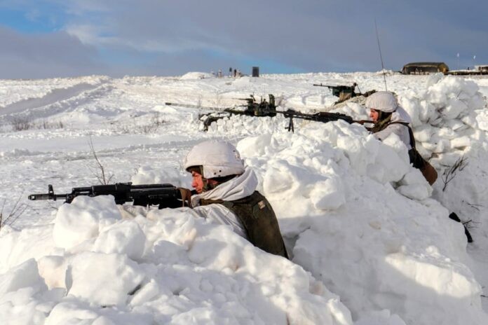 Quân đội Nga tiến hành tập trận bắn đạn thật ở Bắc Cực vào tháng 3/2021. (Ảnh: Bộ Quốc phòng Liên bang Nga)
