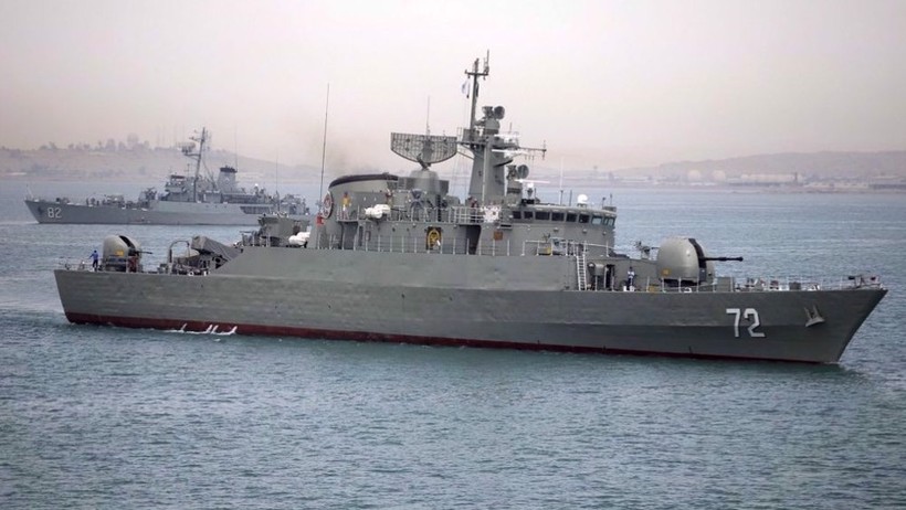 Tàu khu trục Alborz của Hải quân Iran.