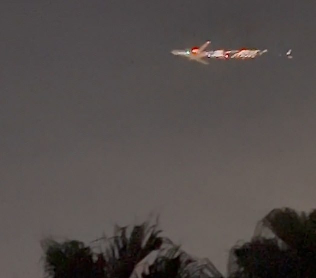 Video máy bay 400 triệu USD cháy khi mới cất cánh