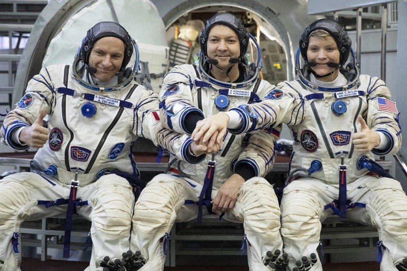 Từ trái qua: Phi hành gia Canada David Saint Jacques, phi hành gia Nga Oleg Kononenko và phi hành gia Mỹ Anne McClain