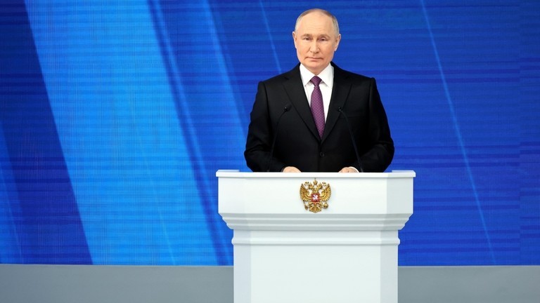 Tổng thống Vladimir Putin đọc thông điệp liên bang.