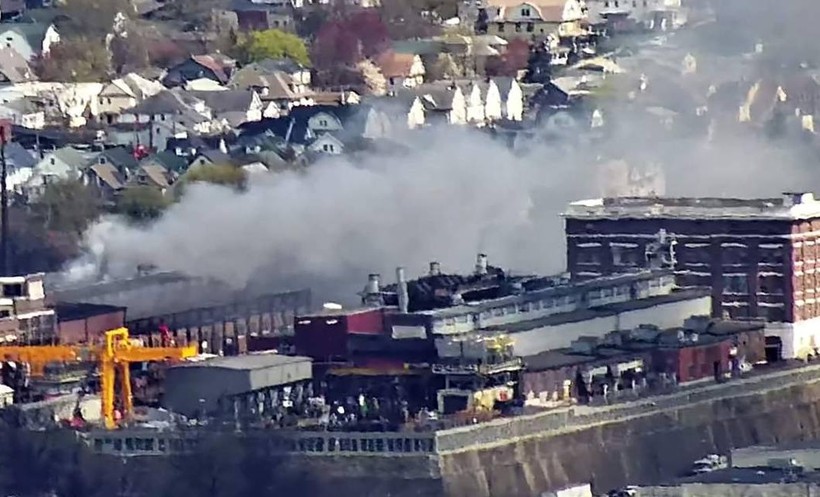 Cháy nhà máy quân sự ở thành phố Scranton.