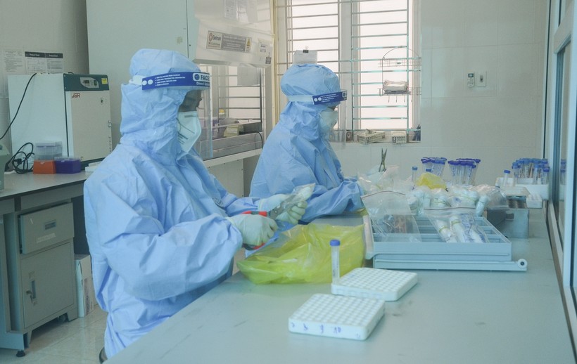 Người dân Điện Biên muốn xét nghiệm Covid-19 bằng kỹ thuật Realtime RT-PCR sẽ phải chi phí 734 nghìn đồng cho 1 lần thực hiện.