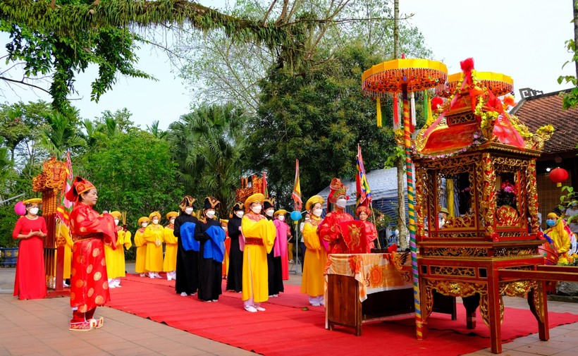 Lễ tế nhớ công ơn Tướng Hoàng Công Chất do đội Tế lễ xã Noong Hẹt (huyện Điện Biên) thực hiện. 