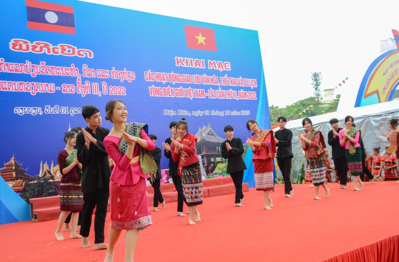 Không gian văn hóa đậm sắc màu các dân tộc Việt Nam – Lào diễn ra tại TP. Điện Biên Phủ.