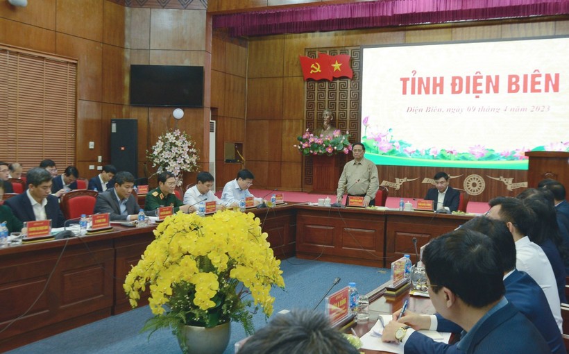 Thủ tướng Chính phủ làm việc với BTV Tỉnh ủy Điện Biên.