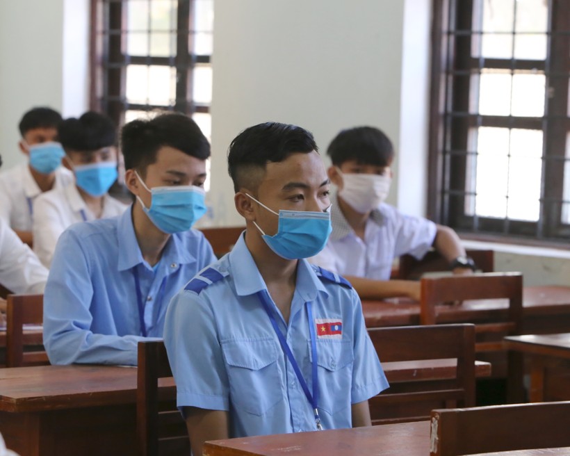 Du học sinh Lào tham dự kỳ thi tốt nghiệp THPT năm 2020 tại tỉnh Quảng Bình
