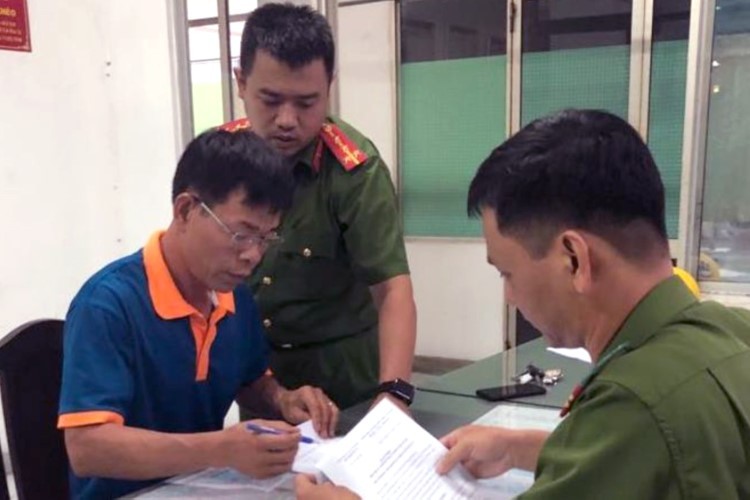 Cựu Phó chánh án TAND Quận 4 Nguyễn Hải Nam tại cơ quan điều tra. Ảnh: CTV.