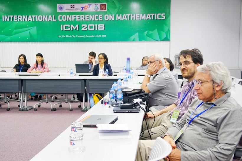 Chuyên gia quốc tế tại Hội nghị về toán do Khoa Toán - thống kê, Trường ĐH Tôn Đức Thắng tổ chức năm 2018.