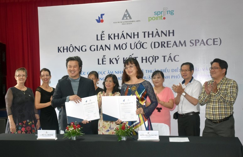 Trường CĐ Văn hóa Nghệ thuật TPHCM ký kết hợp tác với Tổ chức giáo dục âm nhạc và nghệ thuật biểu diễn Á Châu. Ảnh: TG