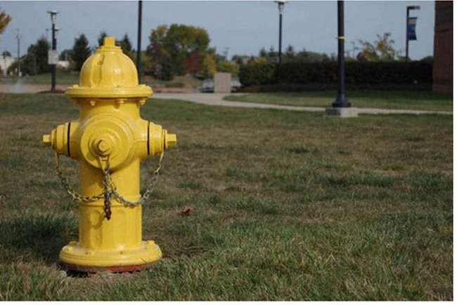 Không ai biết chính xác người nào đã sáng chế ra vòi nước chữa cháy công cộng vì văn phòng lưu trữ bằng sáng chế này đã bị thiêu rụi.