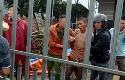 Nghi can Nguyễn Quang Thoại bị bắt giữ. Ảnh: Zing